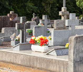 CEMITÉRIO CONVENCIONAL OU CEMITÉRIO-PARQUE: ENTENDA AS DIFERENÇAS